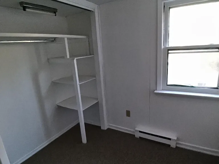 107 E Rockhill Rd — Photo 27