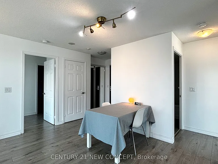 25 Lower Simcoe St #808 — Photo 6
