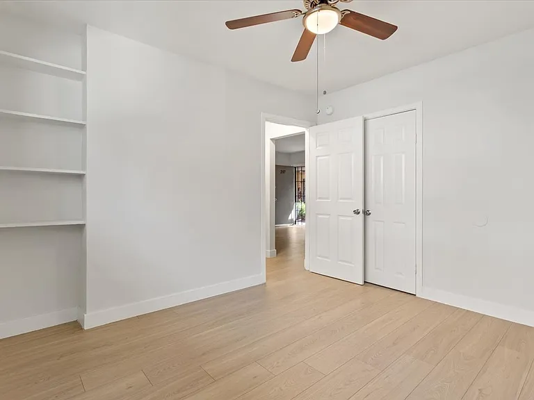685 S Coronado St #207 — Photo 4
