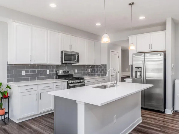 6406 Hamilton Woods Blvd N, Westerville, OH 43081