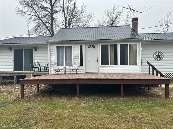 29505 Edie Rd, Uhrichsville, OH 44683