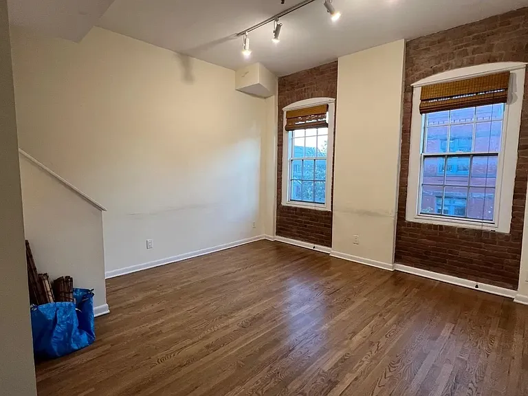 158 Wayne St #405A — Photo 1