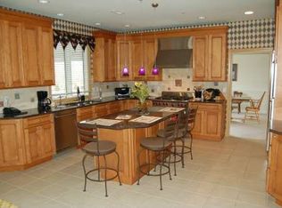 3237 Wilkinsons Village Ct E, Jamison, PA 18929