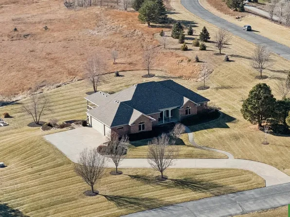 10216 S 233rd Cir, Gretna, NE 68028