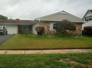 56 Garland Ln, Willingboro, NJ