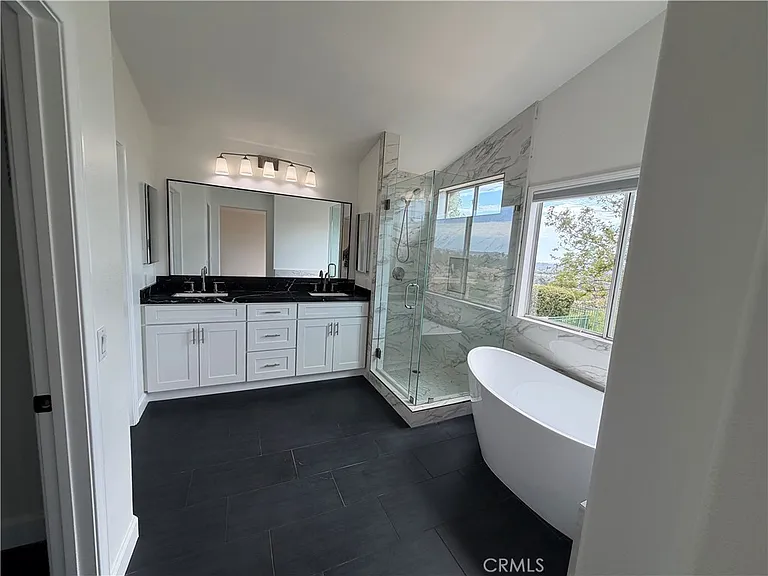 15 Field Point — Photo 21
