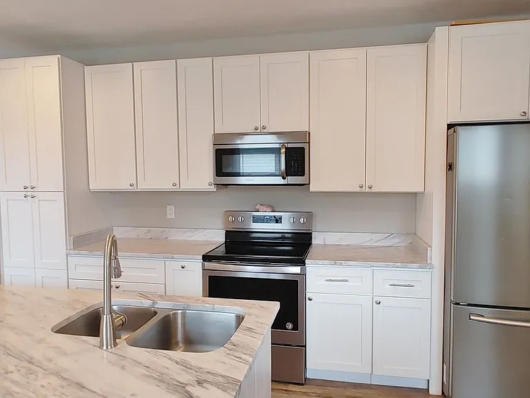 2111 Oak St — Photo 25