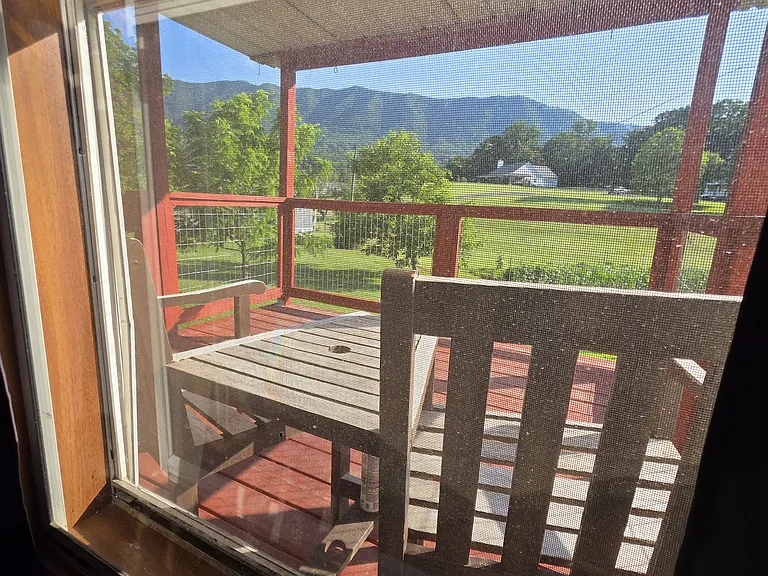 Red Plum Ln — Photo 9