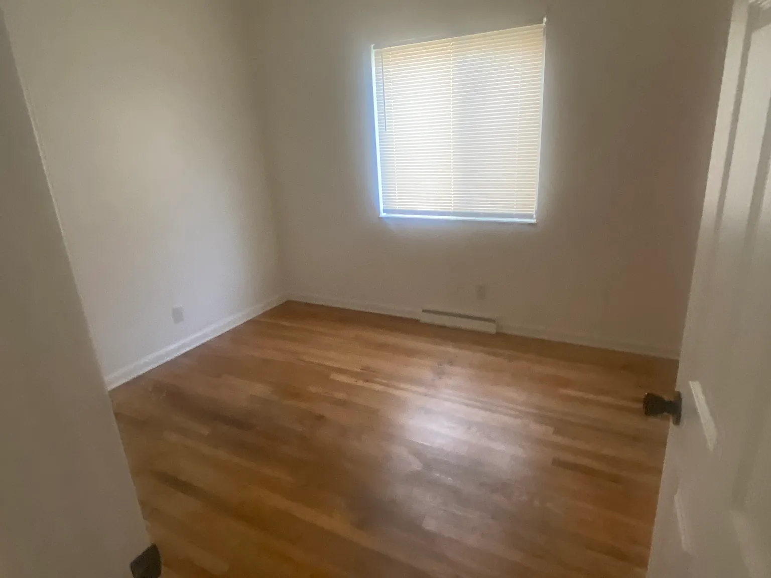 3 bed, 1.5 bath, 1200 sqft, $1,350 — Photo 4