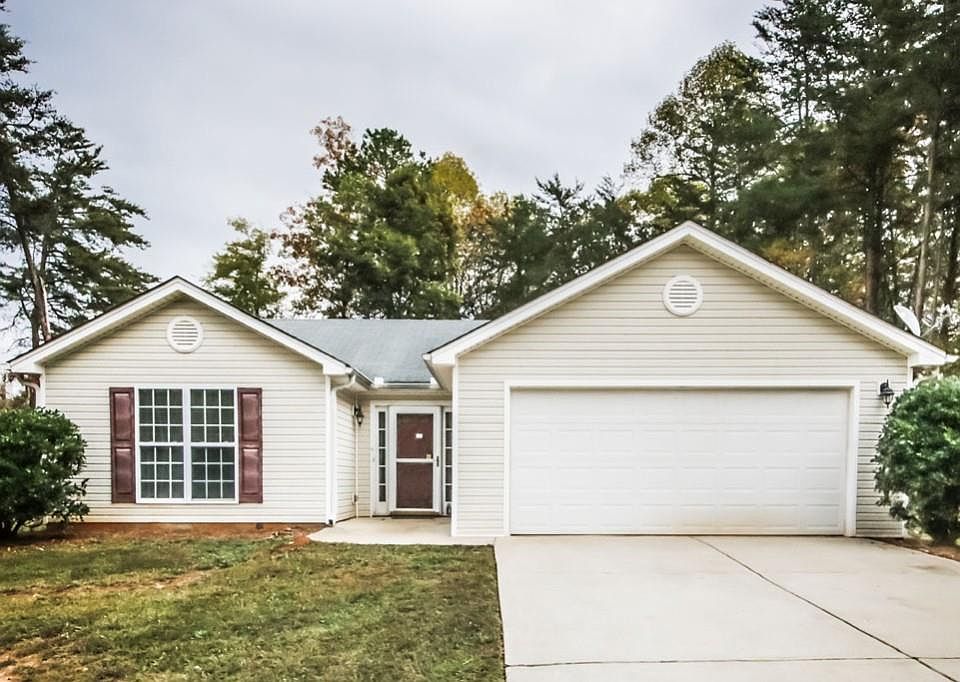 1st image of 284 Ivy Hills Cir
