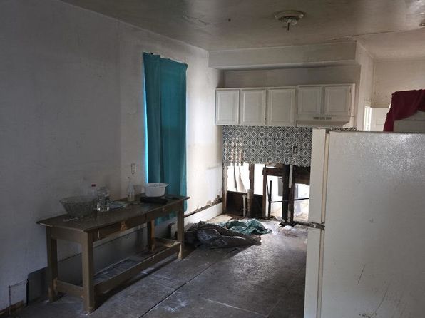 chicago-illinois-2143591382 picture