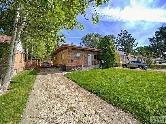 3rd image of 845 12th St