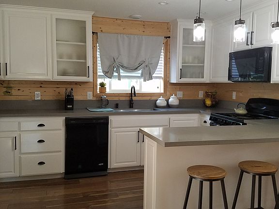 2nd image of 10523 Endview Dr