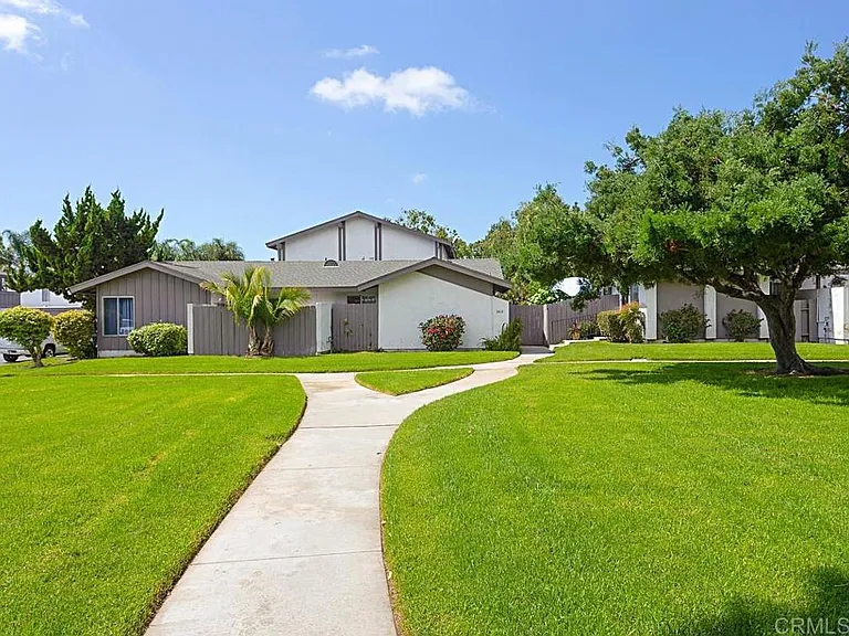 3413 Seabreeze Walk — Photo 2