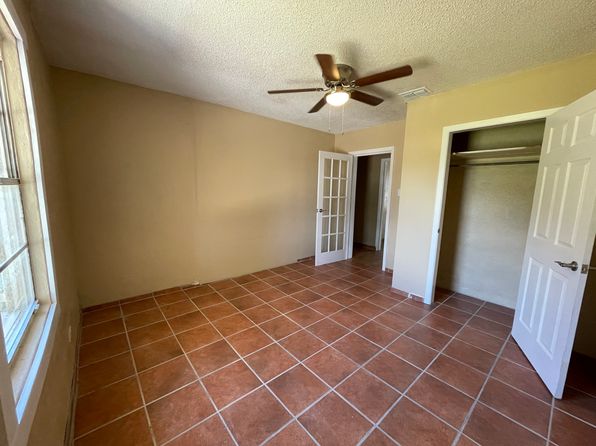 2104 W Corpus Christi Dr, Weslaco, TX 78599