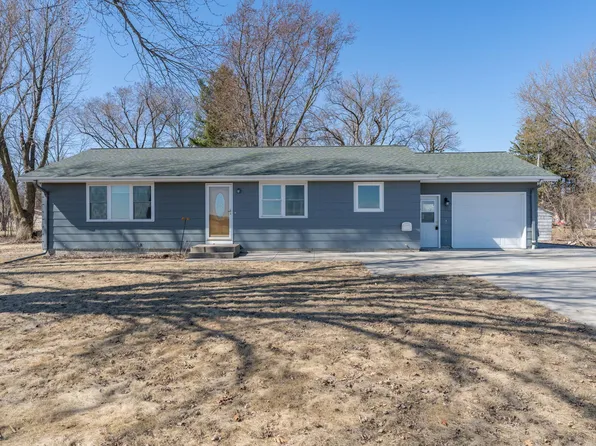 375 E Woodlawn St, Le Center, MN 56057