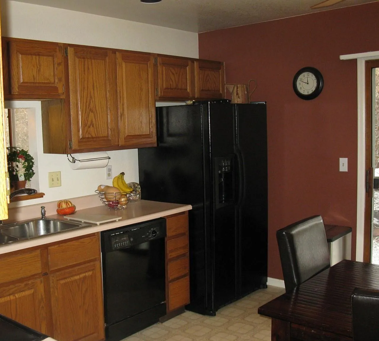 4 bed, 2.5 bath, 2100 sqft, $2,800 — Photo 3