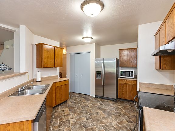4th image of 3344 Hapsburg Way