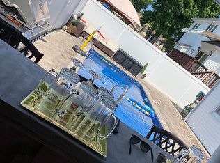 821 Woodrow Rd, Staten Island, NY 10312