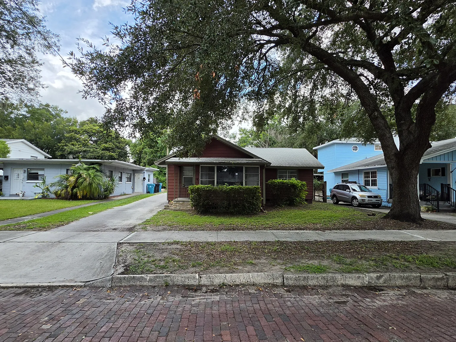 2 bed, 1200 sqft, $2,300 — Photo 2