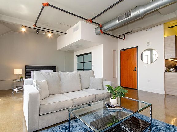 4th image of 819 Santee St #701