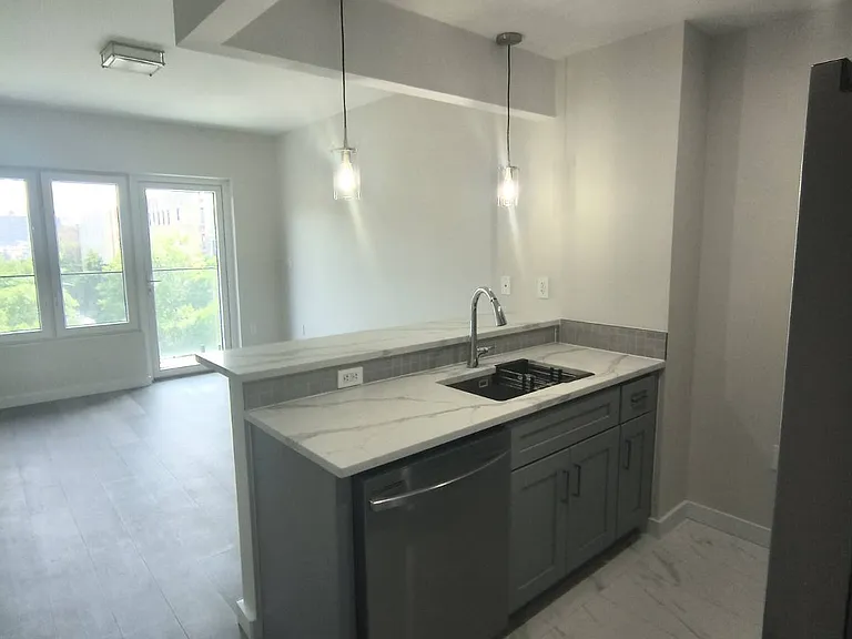 112 Seaman Ave #6A — Photo 6