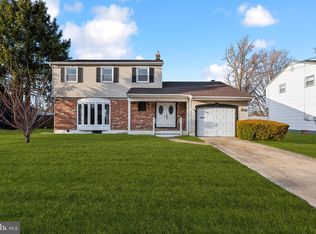 116 Colonial Rd, Edgewater Park, NJ 08010