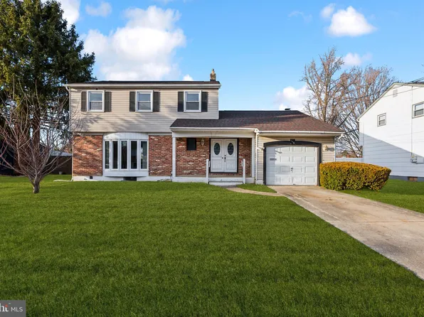 116 Colonial Rd, Edgewater Park, NJ 08010