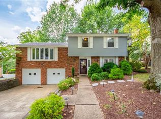 5710 Scenic View Dr, Bethel Park, PA