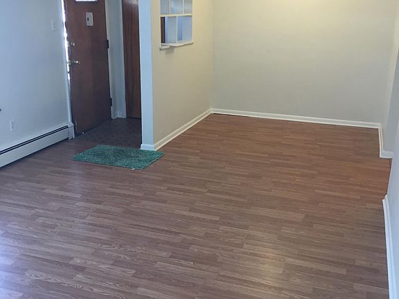 Dining Room & Entry way