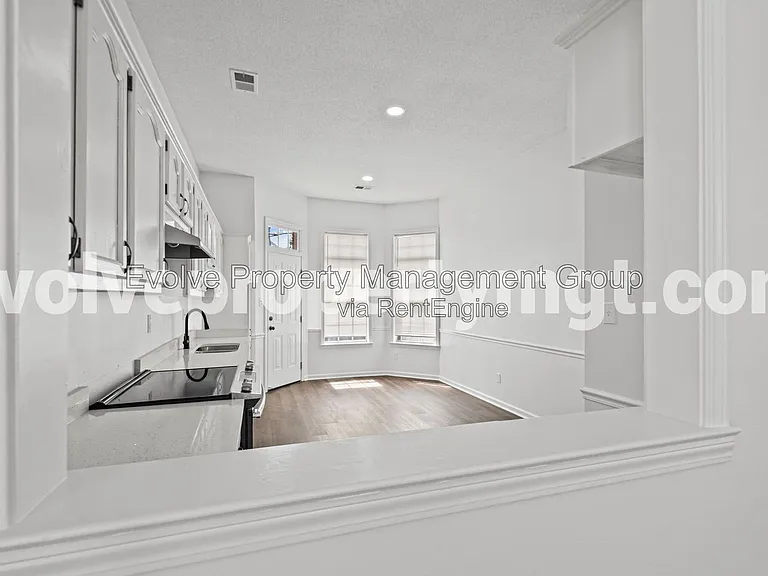 330 Bendigo Dr — Photo 8