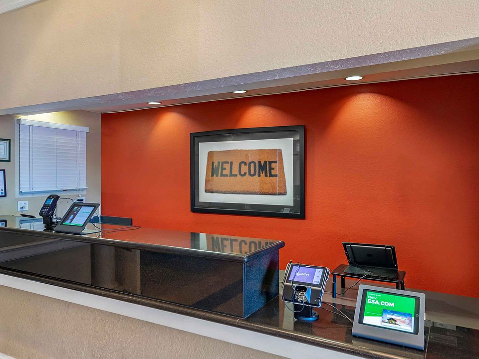 Lobby and Guest Check-in
