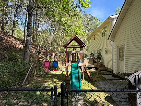 3rd image of 3762 River North Dr