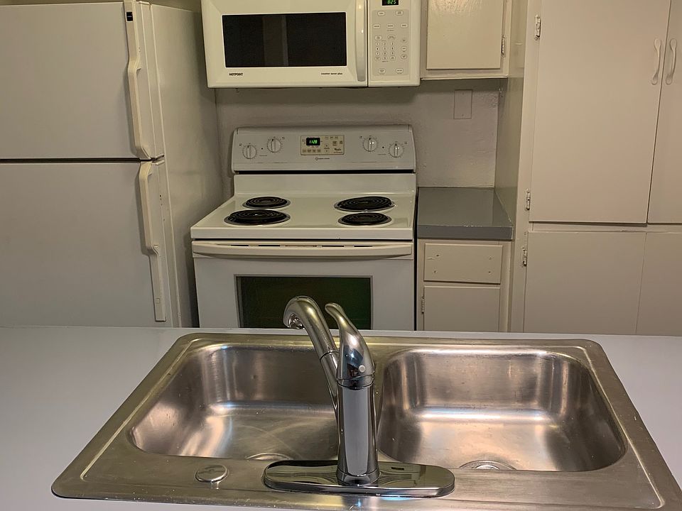 1st image of 2710 S 1st St APT 105