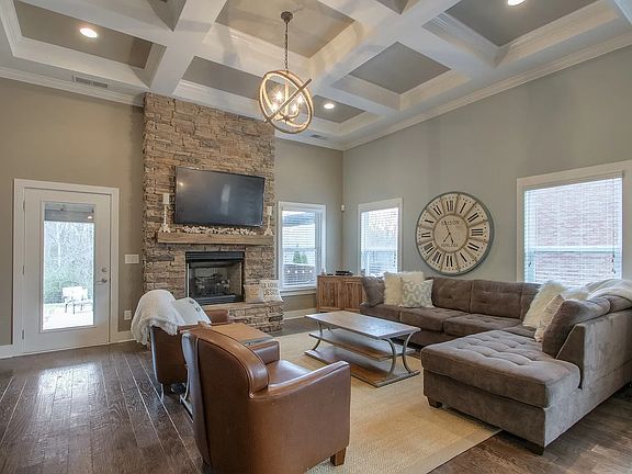 3rd image of 2210 Chaucer Park Ln