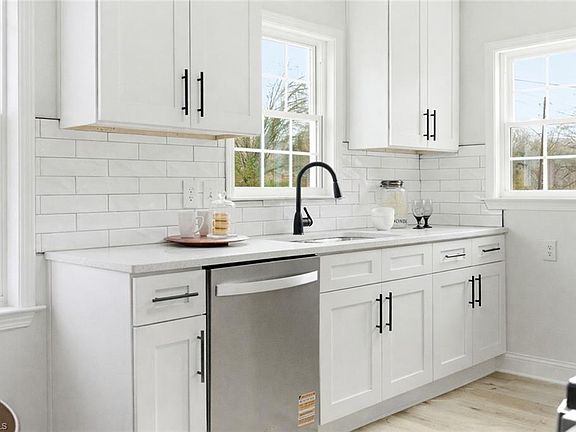 5th image of 1414 Tarleton Ave