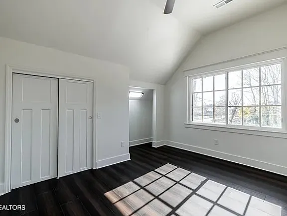 1017 Thompson Pl — Photo 20