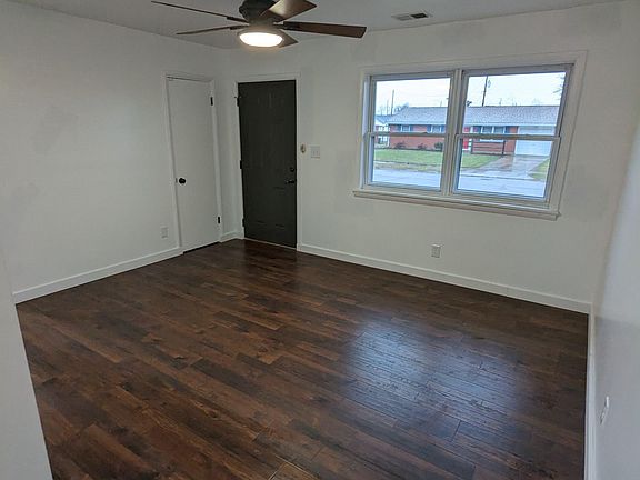 3rd image of 224 Foothill Dr