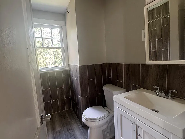 425 Landing Ave — Photo 11