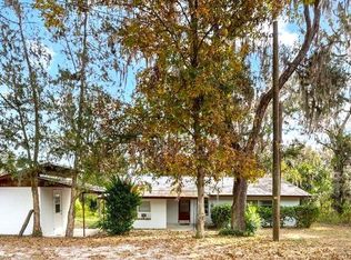 17466 Lake Iola Rd, Dade City, FL 33523