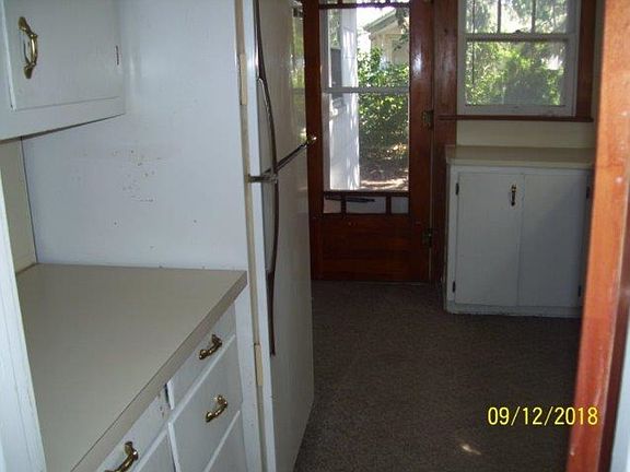 5th image of 806 S Vine St
