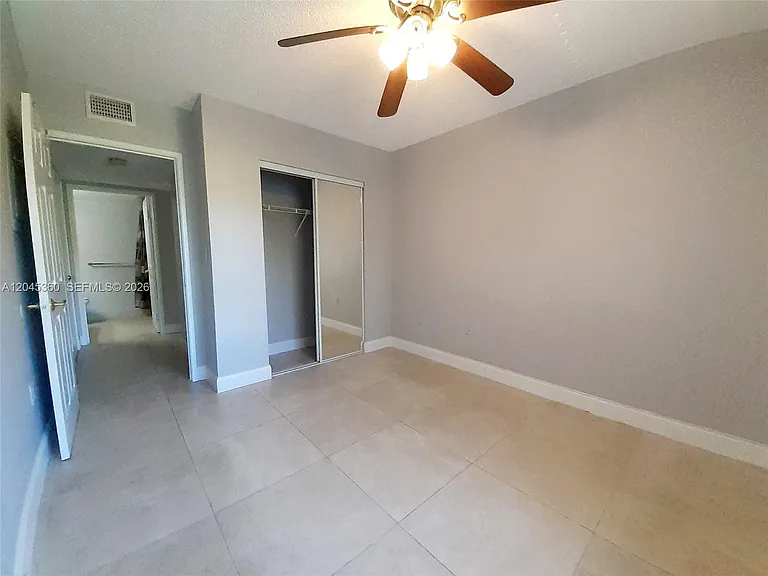 8407 Coral Lake Mnr #8407 — Photo 16
