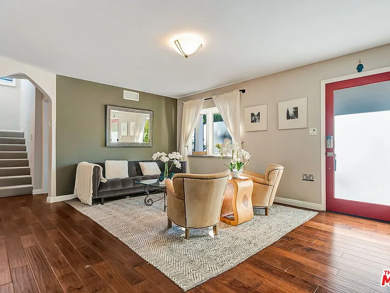 4952 Placidia Ave — Photo 6