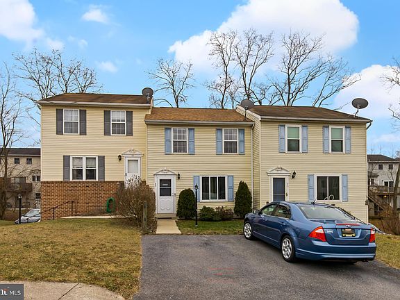 4th image of 45 Red Barberry Dr