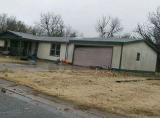 1210 E 10th St, Wellington, KS 67152