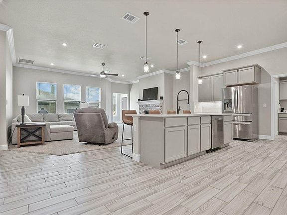 4th image of 9804 Venita Ave