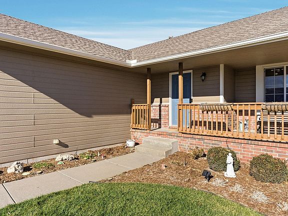 4th image of 1224 E Ridgeview Ct