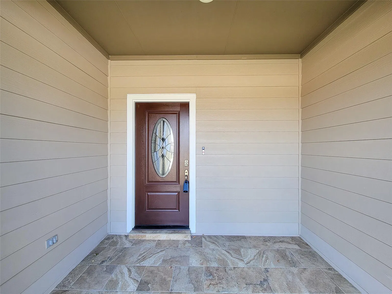 3 bed, 2.0 bath, 1594 sqft, $2,100 — Photo 3