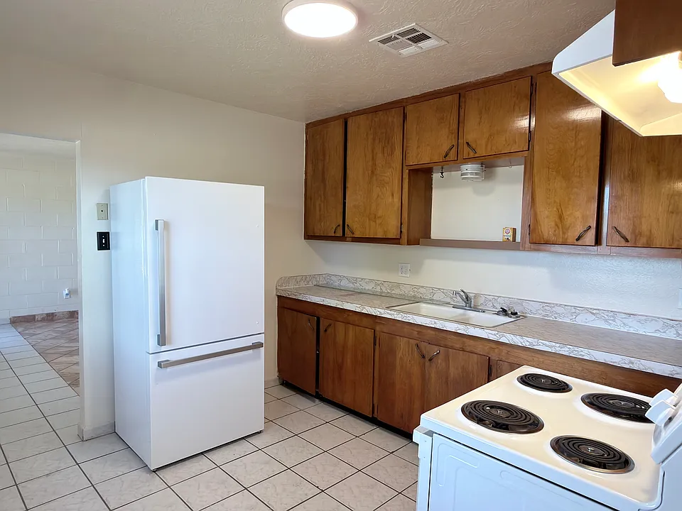 6920 Aztec Dr #1