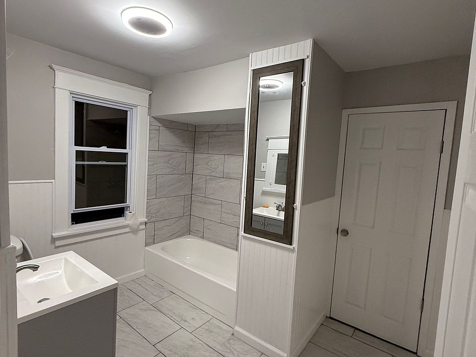 1st image of 164 Parkridge Ave